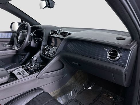 Used 2023 Bentley Bentayga AWD/4WD image 31