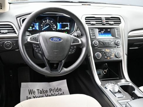 Used 2018 Ford Fusion S image 27