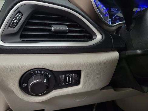 Used 2023 Chrysler Voyager LX FWD image 24