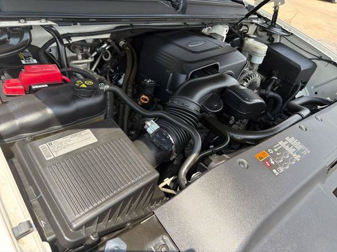 Used 2012 Cadillac Escalade Luxury RWD image 44