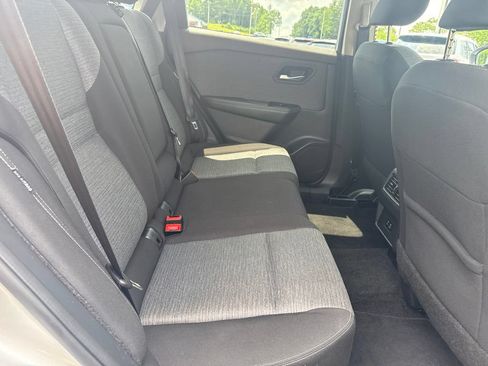 Used 2023 Nissan Rogue SV AWD/4WD image 36