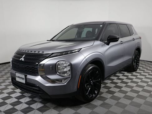 Used 2022 Mitsubishi Outlander SE AWD/4WD image 5