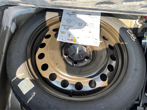 Used 2022 Dodge Charger GT image 22