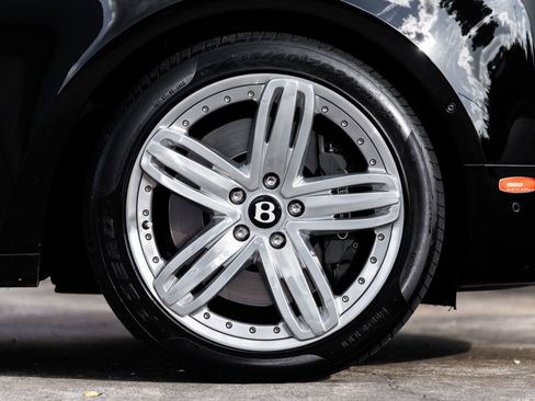 Used 2015 Bentley Mulsanne image 44