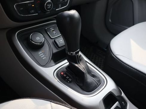 Used 2020 Jeep Compass Latitude AWD/4WD image 15
