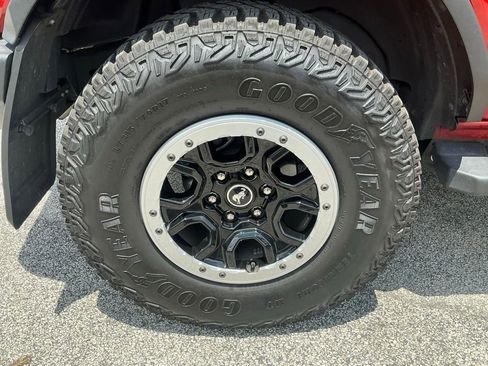 Used 2023 Ford Bronco Badlands AWD/4WD image 16