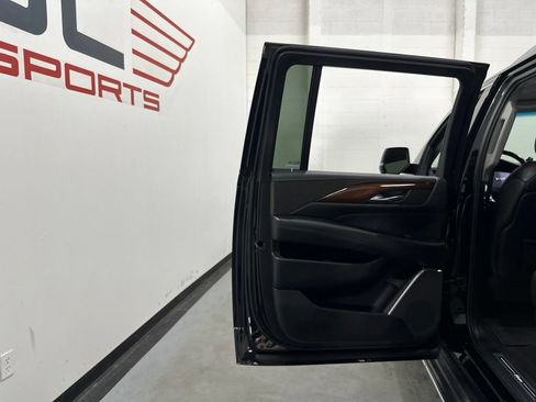 Used 2019 Cadillac Escalade ESV Luxury AWD/4WD image 55