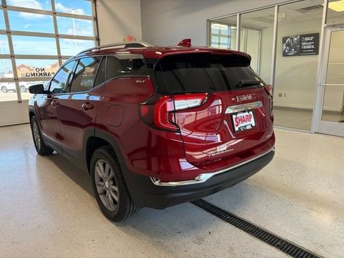 Used 2024 GMC Terrain SLT AWD/4WD image 5