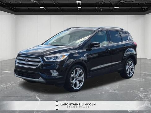 Used 2019 Ford Escape Titanium w/ U9j03 - Titanium Tow Package AWD/4WD image 1