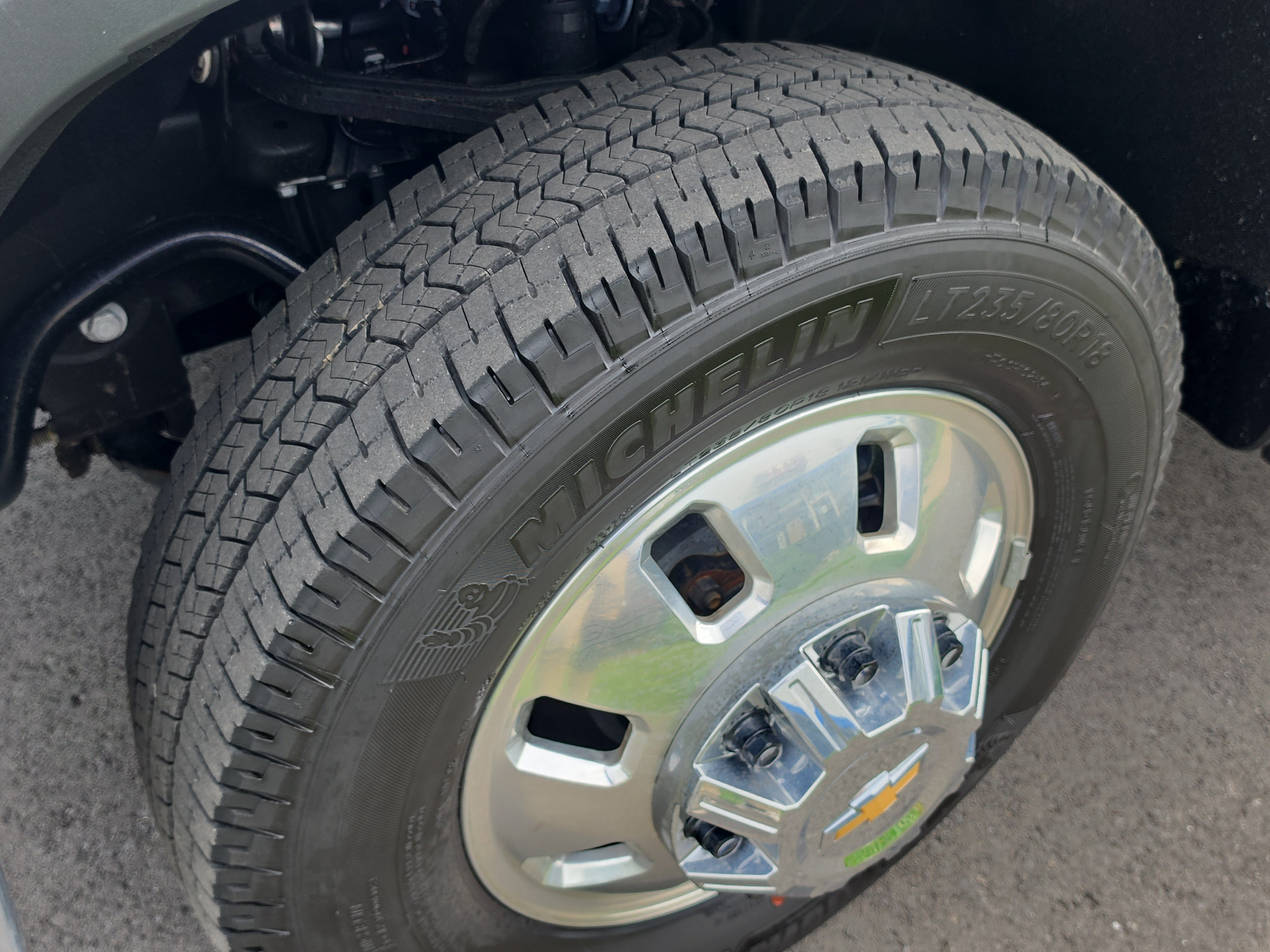 Used 2026 Chevrolet Silverado 3500 LTZ w/ LTZ Convenience Package AWD/4WD image 11