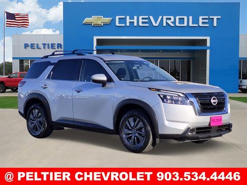Used 2023 Nissan Pathfinder SV w/ SV Premium Package image 1