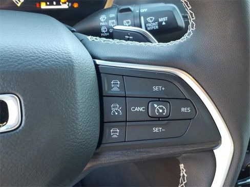 New 2025 Jeep Grand Cherokee Limited image 24