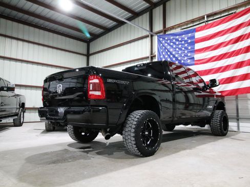 Used 2022 RAM 2500 Laramie AWD/4WD image 10