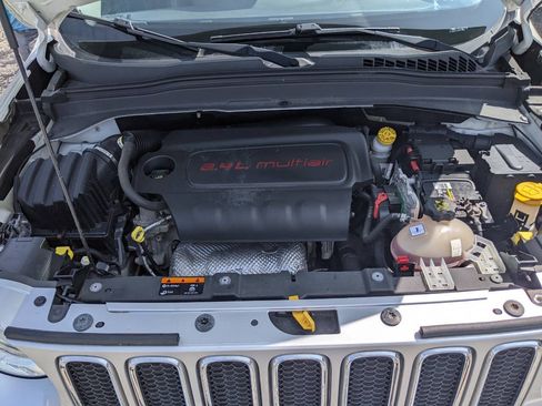 Used 2016 Jeep Renegade Limited AWD/4WD image 23