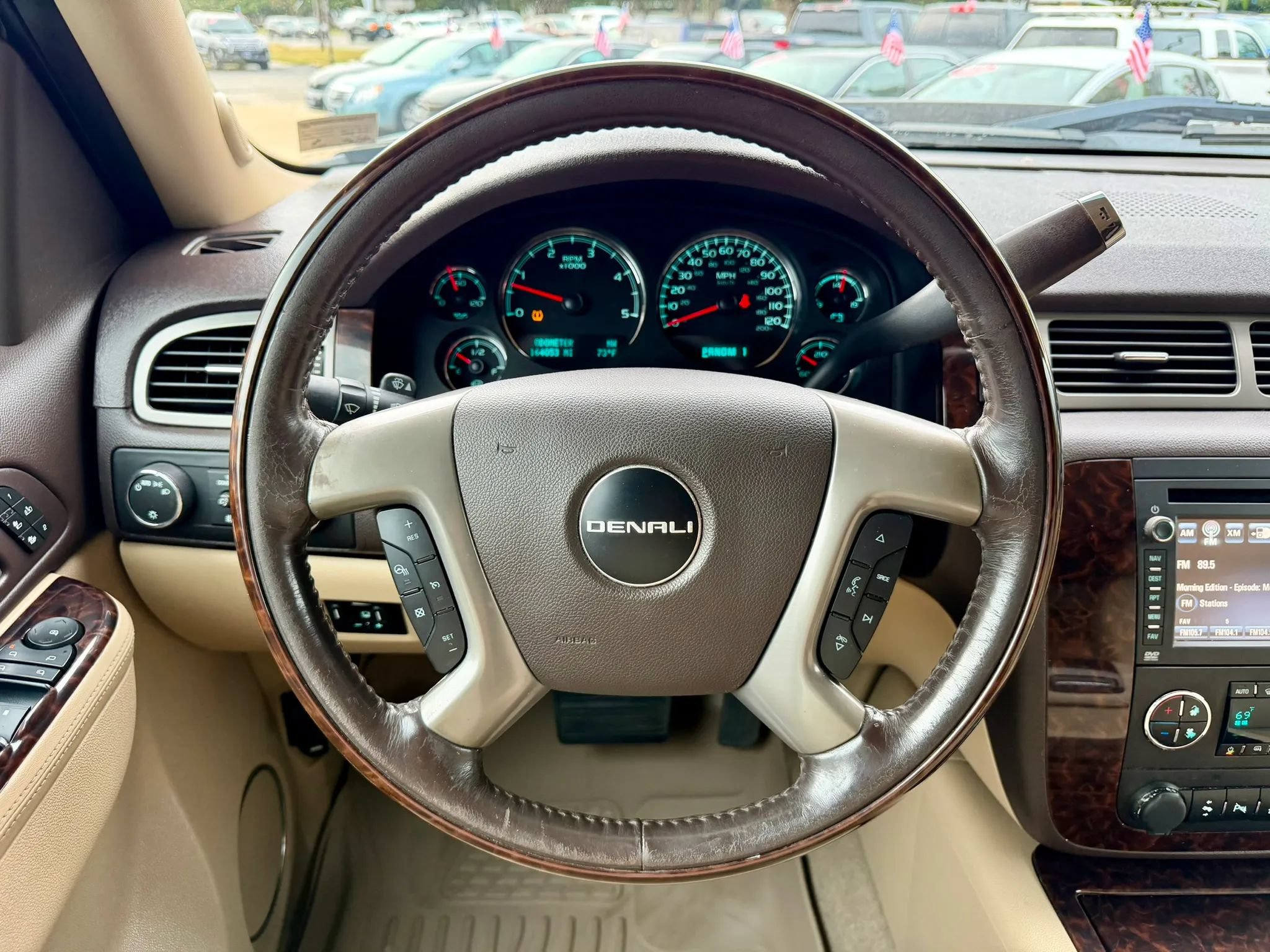 Used 2014 GMC Sierra 2500 Denali w/ Suspension Package, Off-Road AWD/4WD image 16