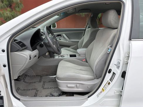 Used 2009 Toyota Camry LE FWD image 12