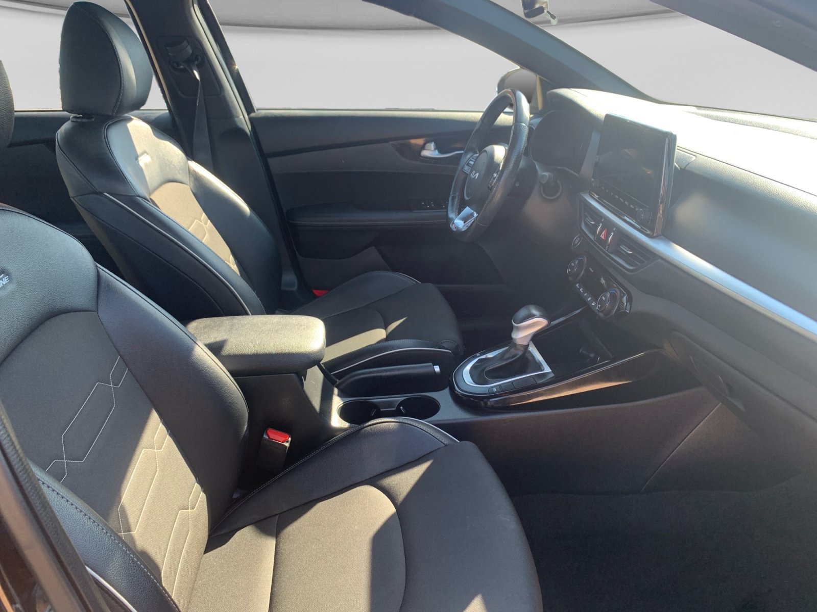 Used 2023 Kia Forte GT-Line FWD image 30
