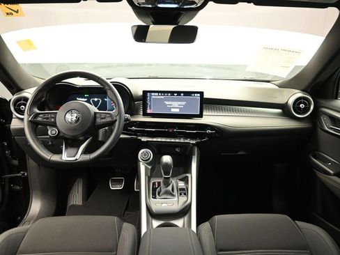 Used 2025 Alfa Romeo Tonale AWD/4WD image 21