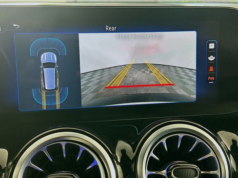 Used 2024 Mercedes-Benz EQB 250+ image 23