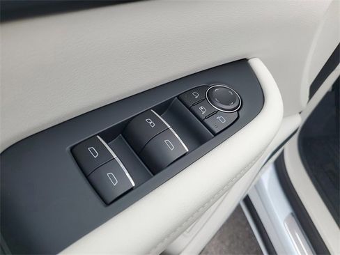 New 2026 Buick Enclave Avenir w/ Super Cruise Package image 9