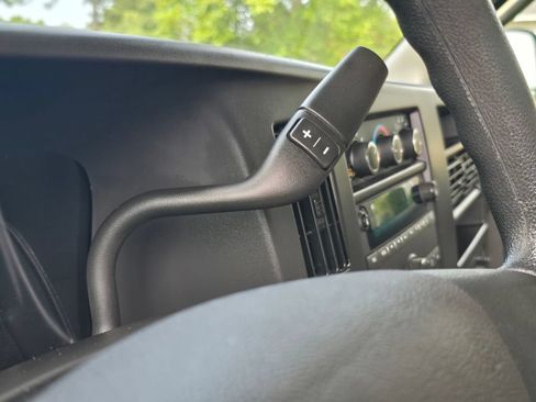 Used 2025 Chevrolet Express 3500 LT w/ LT Preferred Equipment Group RWD image 24