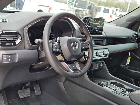 New 2025 Honda Pilot TrailSport image 12