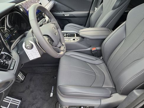 New 2026 Lexus TX 500h AWD image 8