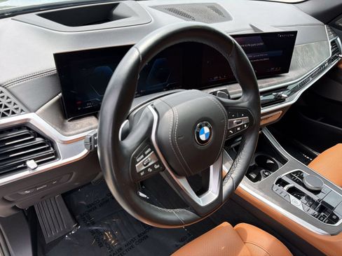 Certified 2024 BMW X5 xDrive40i w/ Premium Package AWD/4WD image 4