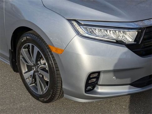 Certified 2024 Honda Odyssey Touring image 2