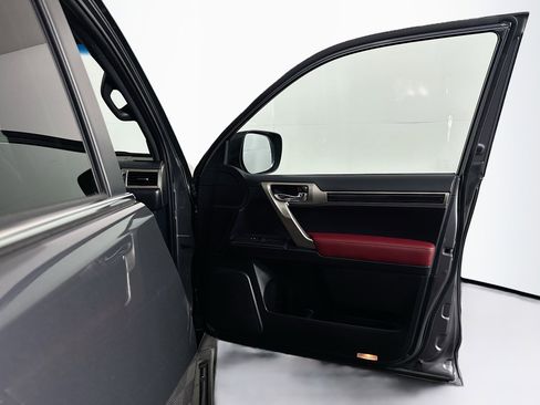 Used 2021 Lexus GX 460 Premium w/ Premium Package image 35