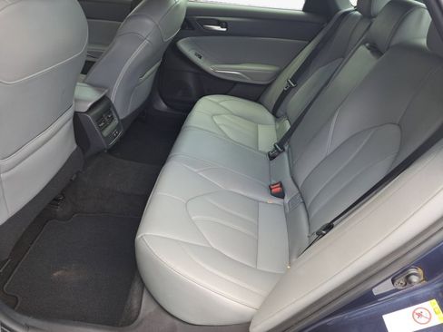 Used 2019 Toyota Avalon XLE w/ Moonroof Package FWD image 15