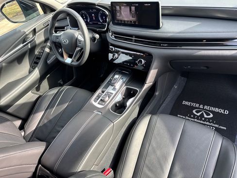 Certified 2025 INFINITI QX60 Luxe w/ Vision Package image 28