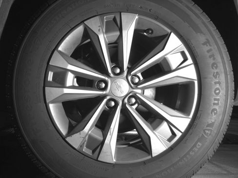 Used 2025 Chevrolet Equinox LT FWD image 17