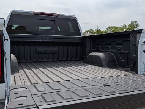 New 2026 GMC Sierra 1500 SLT w/ SLT Premium Plus Package AWD/4WD image 32