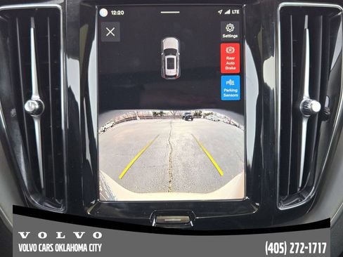 Certified 2025 Volvo XC60 B5 Core image 16