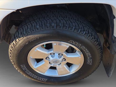 Used 2014 Toyota Tacoma PreRunner image 31