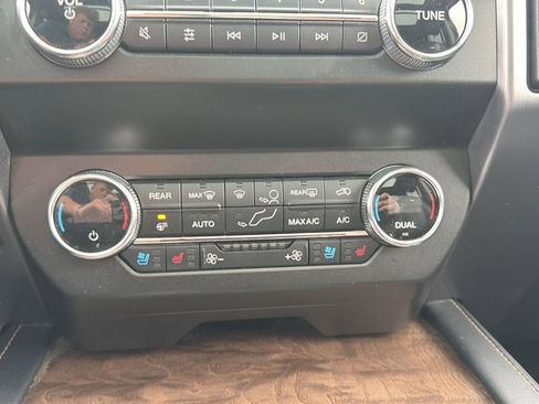 Used 2019 Ford Expedition Platinum AWD/4WD image 23