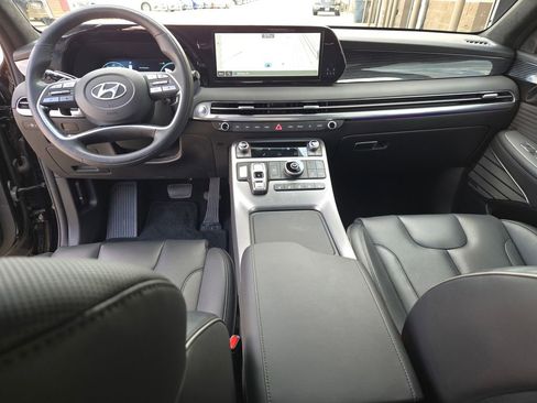 Used 2024 Hyundai Palisade Calligraphy image 9