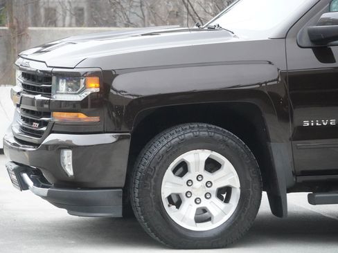 Used 2018 Chevrolet Silverado 1500 LT w/ All Star Edition AWD/4WD image 11
