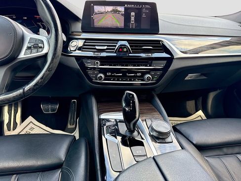 Used 2020 BMW 540i xDrive w/ M Sport Package image 19