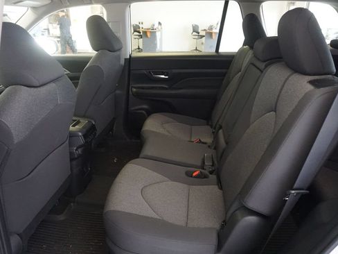 Used 2025 Toyota Grand Highlander FWD image 19