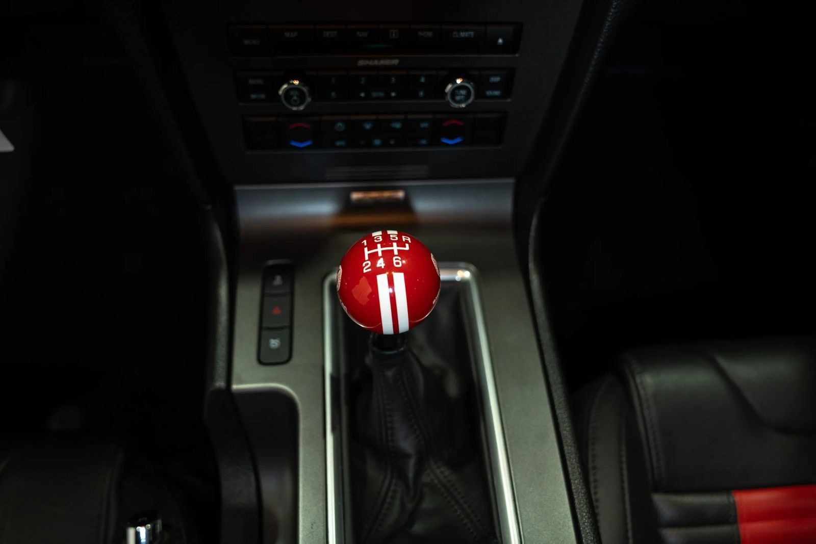 Used 2013 Ford Mustang Shelby GT500 w/ Electronics Pkg RWD image 25