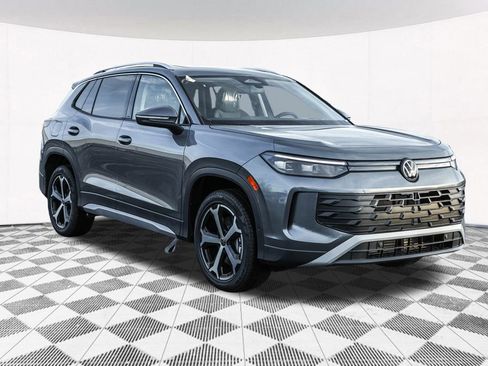 New 2026 Volkswagen Tiguan SE image 13