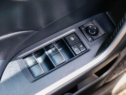 Used 2020 Toyota RAV4 XLE Premium FWD image 19