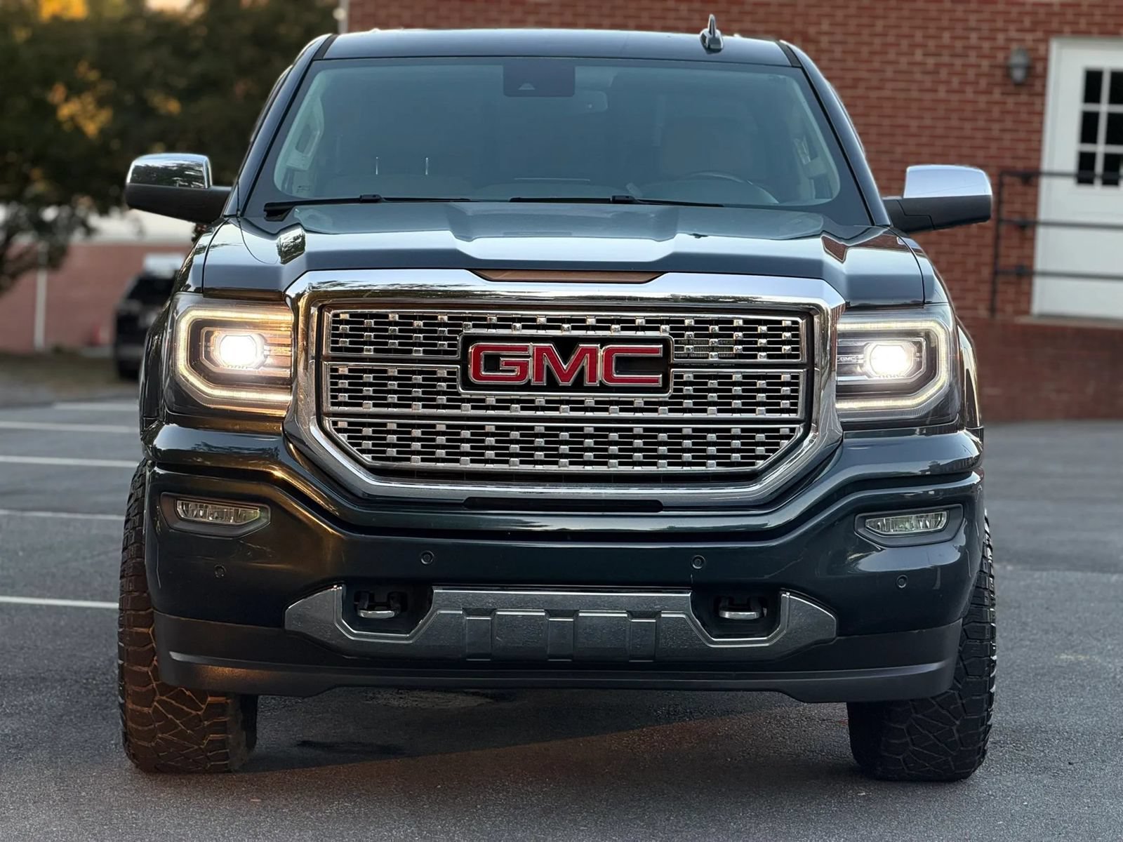 Used 2018 GMC Sierra 1500 Denali w/ Denali Ultimate Package AWD/4WD image 9