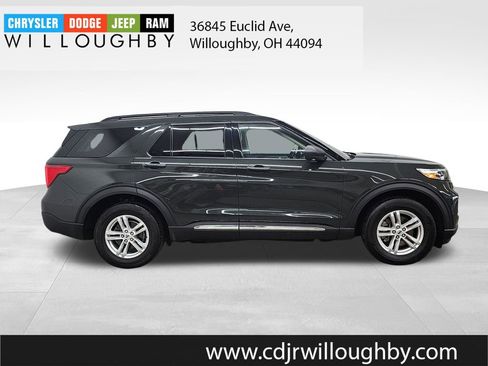 Used 2023 Ford Explorer XLT w/ Equipment Group 202A AWD/4WD image 4
