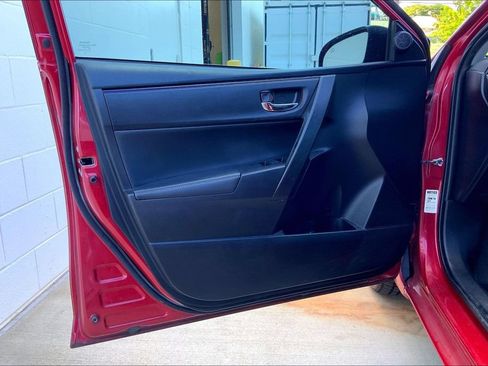 Used 2017 Toyota Corolla SE FWD image 21