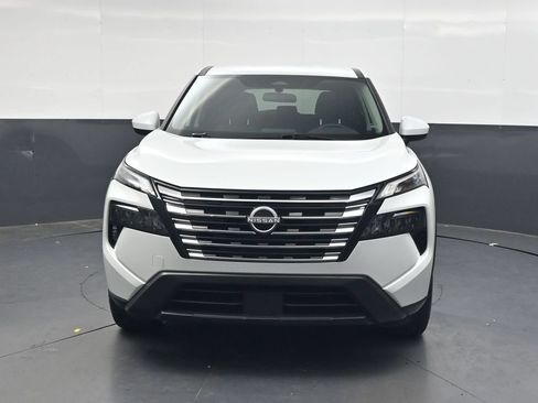 Used 2025 Nissan Rogue SV FWD image 12