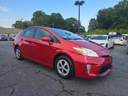 Used 2014 Toyota Prius Two FWD image 3