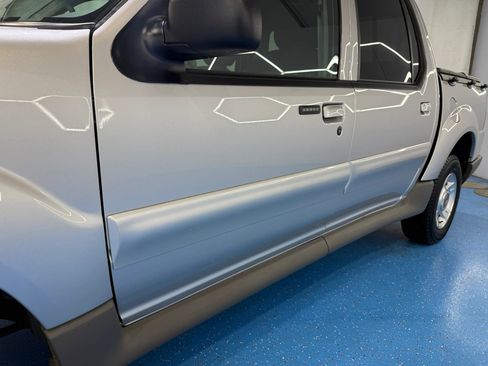 Used 2003 Ford Explorer Sport Trac XLT image 13